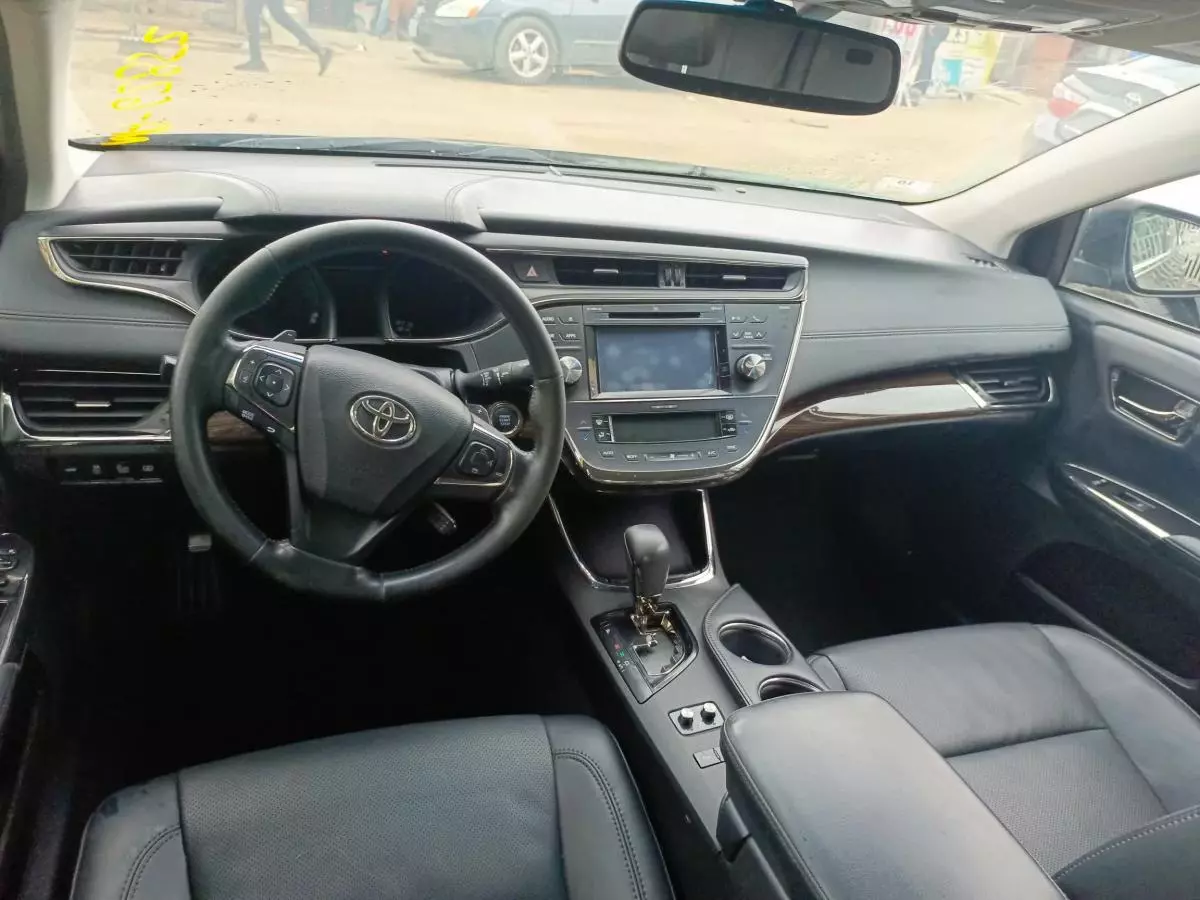 Toyota Avalon   - 2015