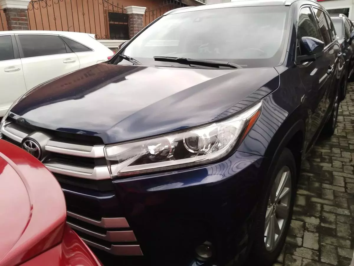 Toyota Highlander   - 2015