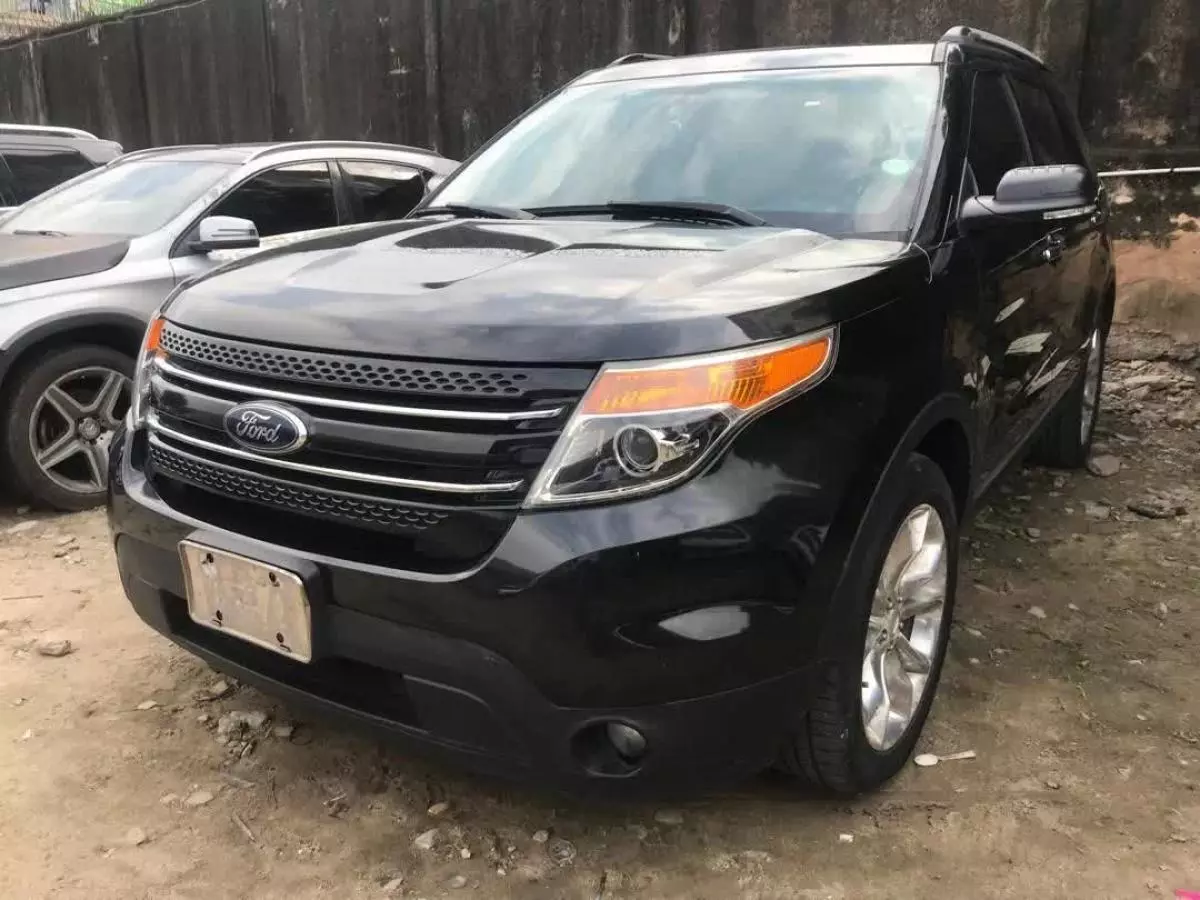 Ford Explorer XLT 3.5L   - 2013