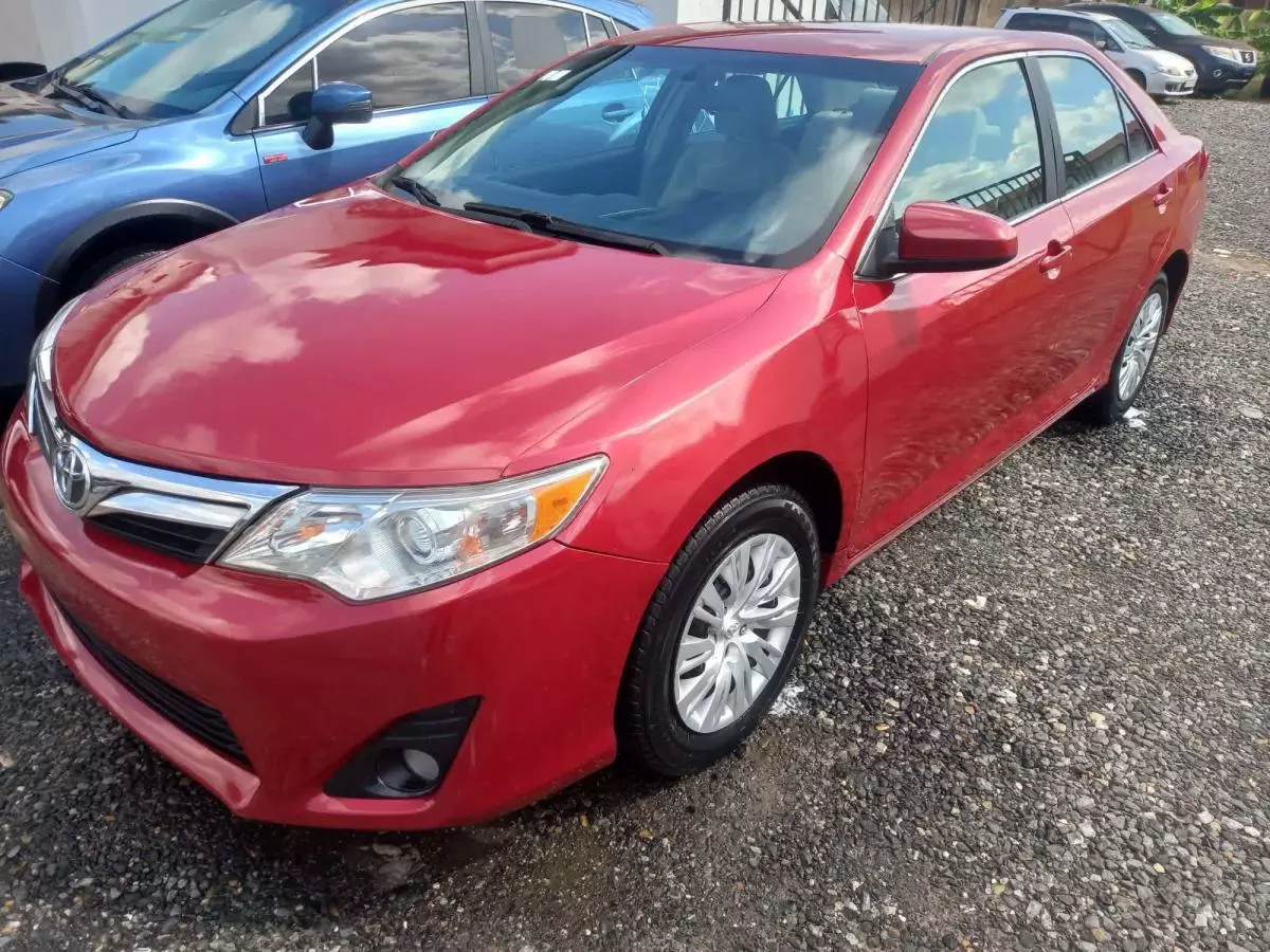 Toyota Camry   - 2013