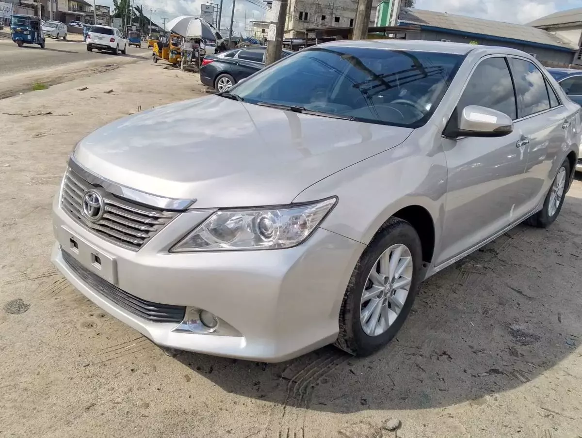 Toyota Camry   - 2013