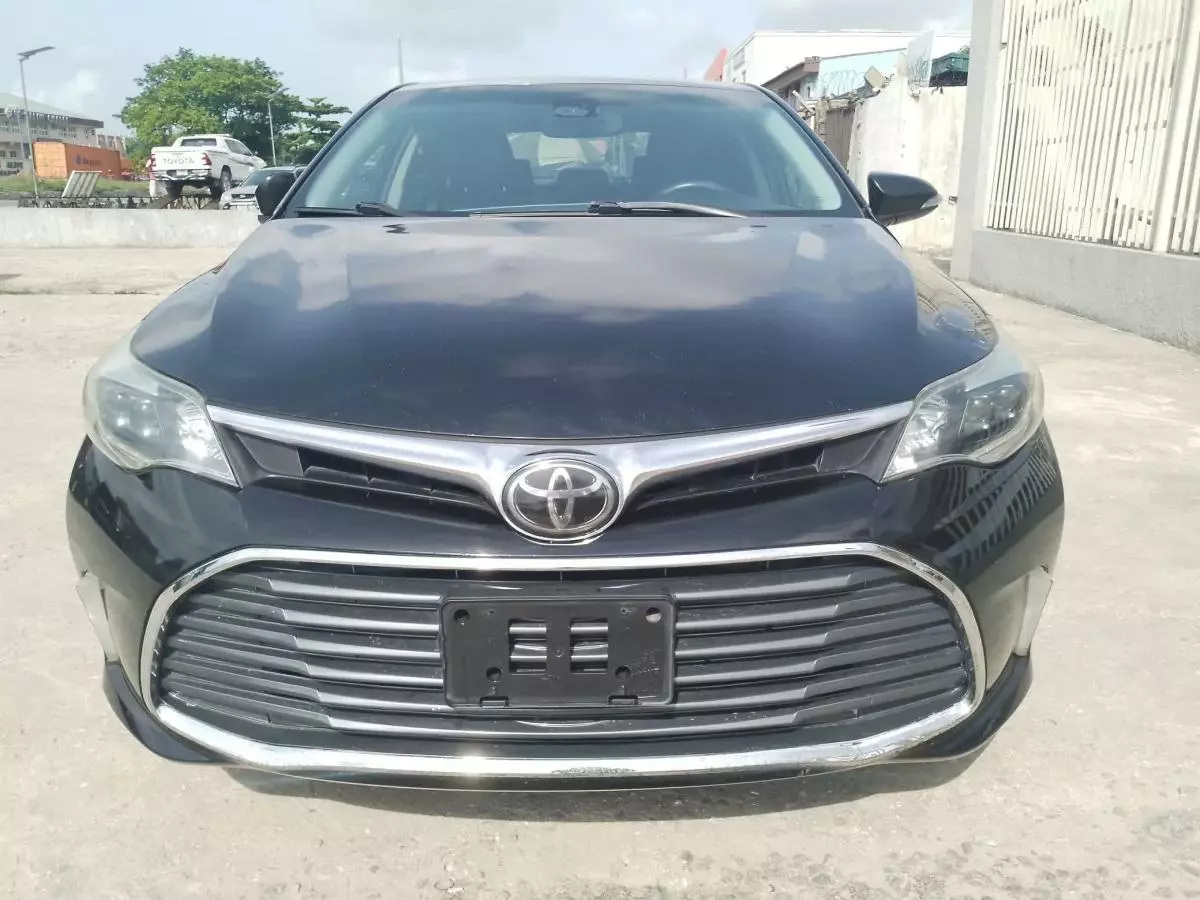 Toyota Avalon   - 2018