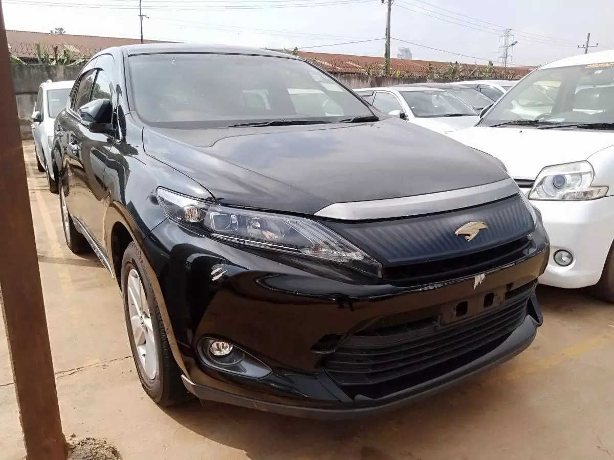 Toyota Harrier   - 2015