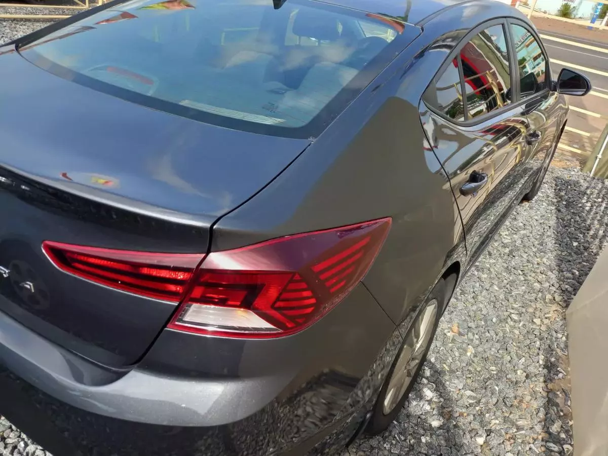 Hyundai Elantra - 2020