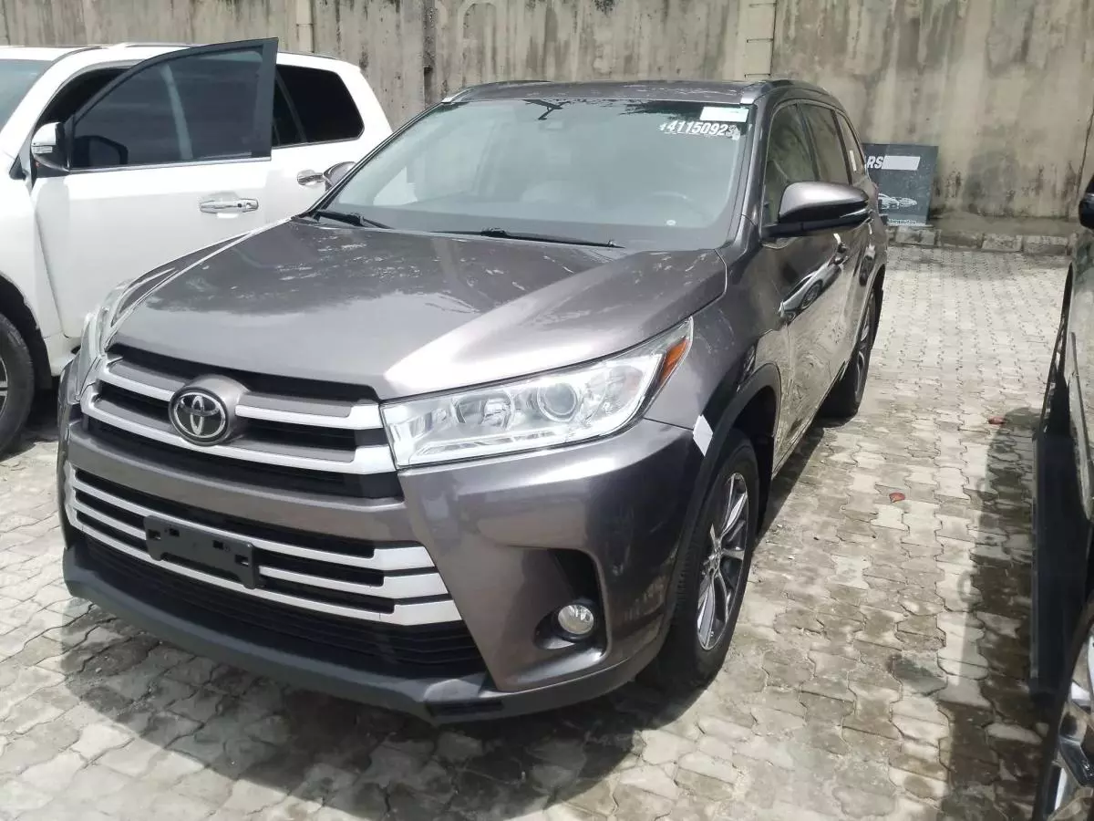 Toyota Highlander   - 2018