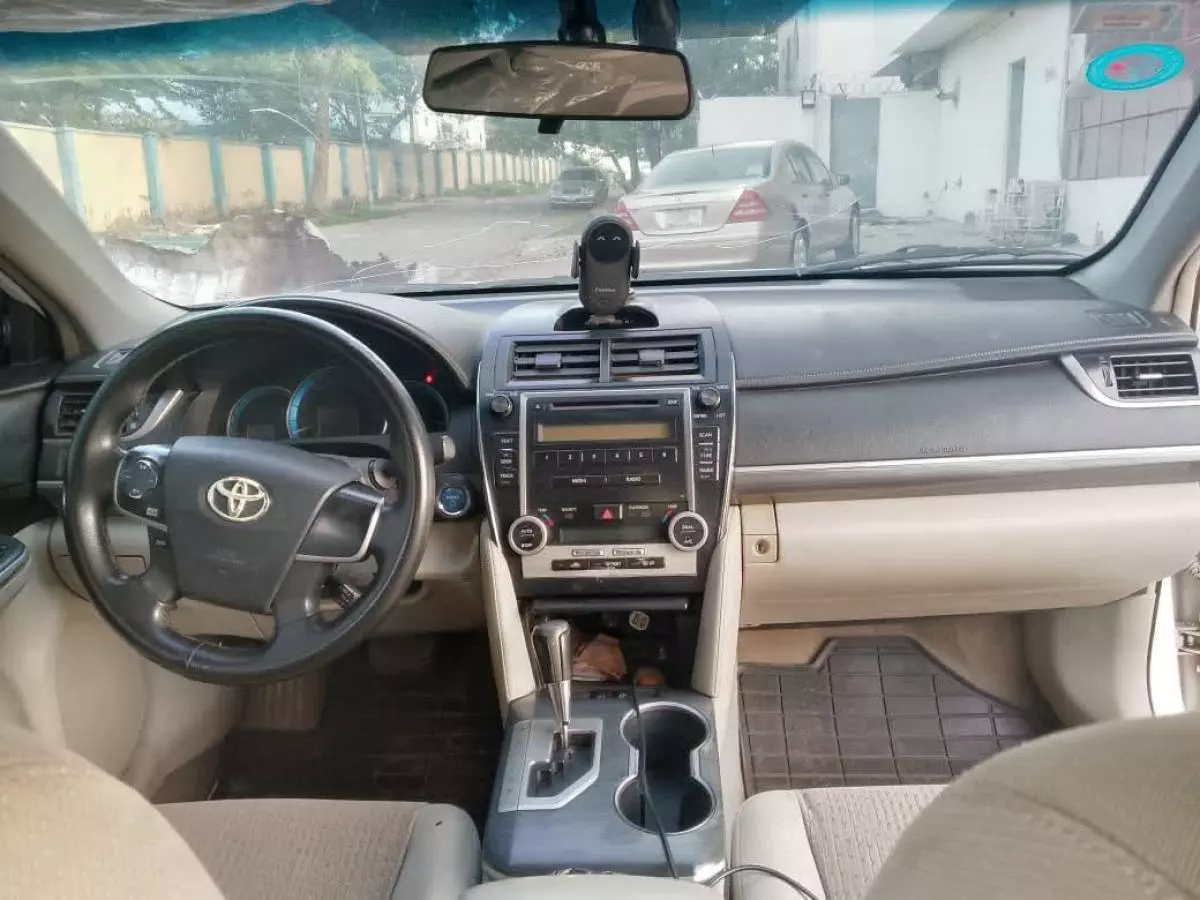 Toyota Camry   - 2013