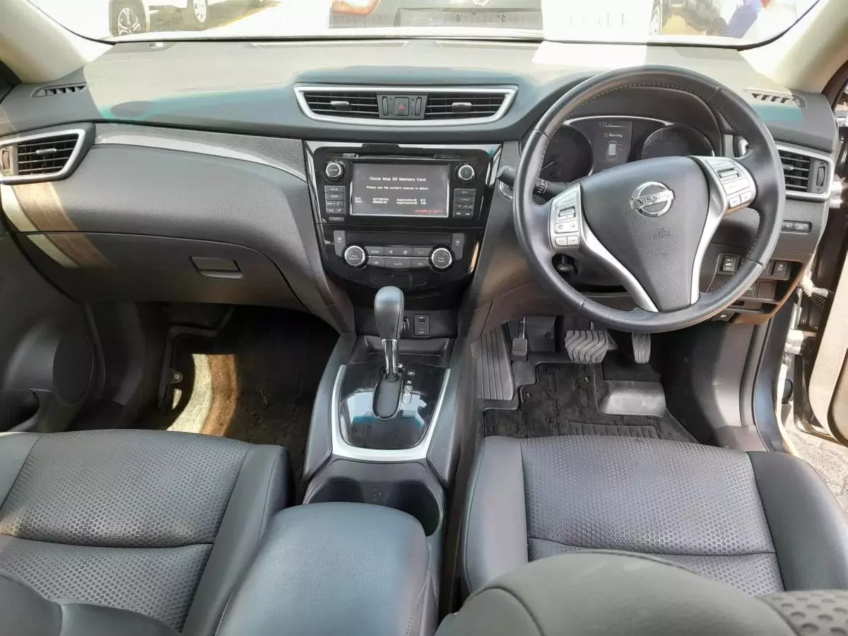 Nissan X-TRAIL - 2015