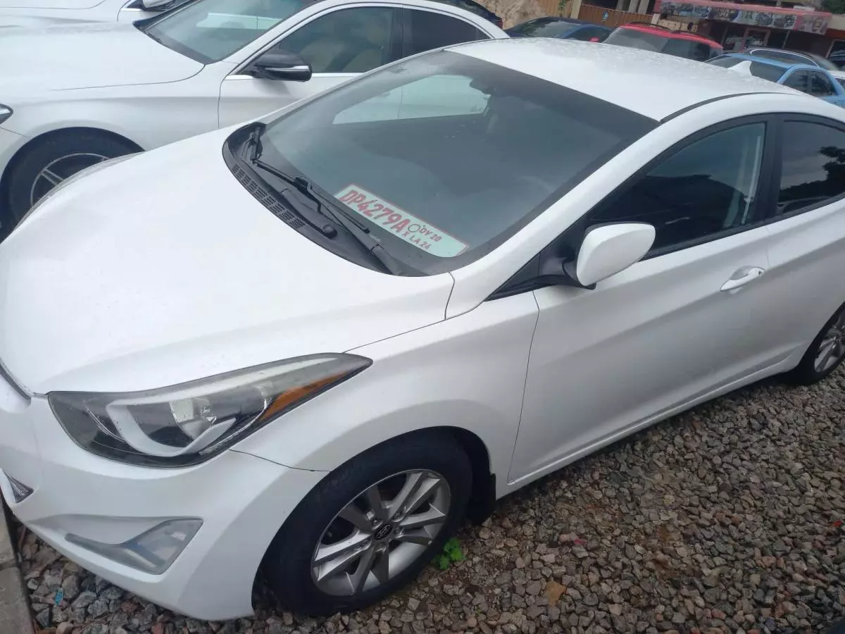 Hyundai Elantra   - 2016