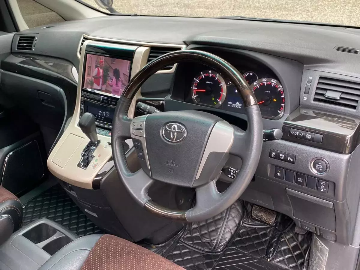 Toyota Alphard - 2014