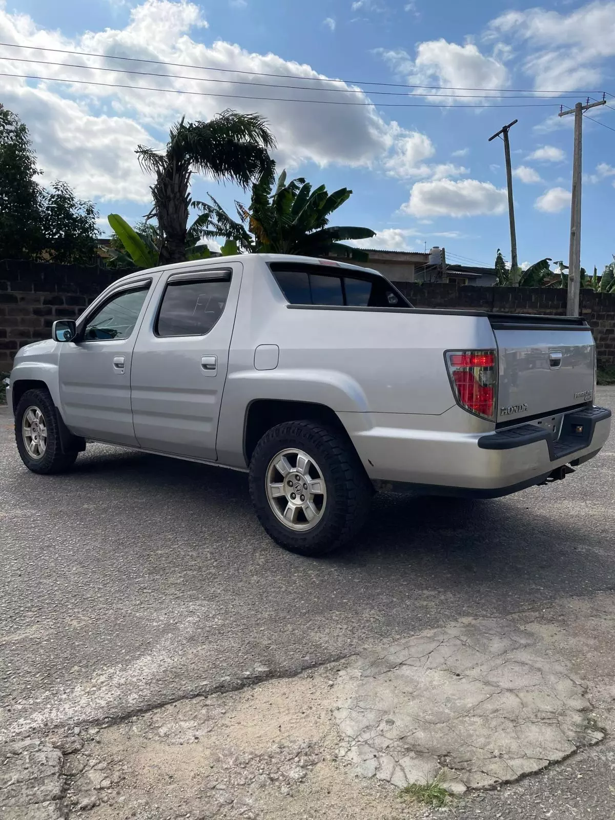 Honda Ridgeline   - 2012