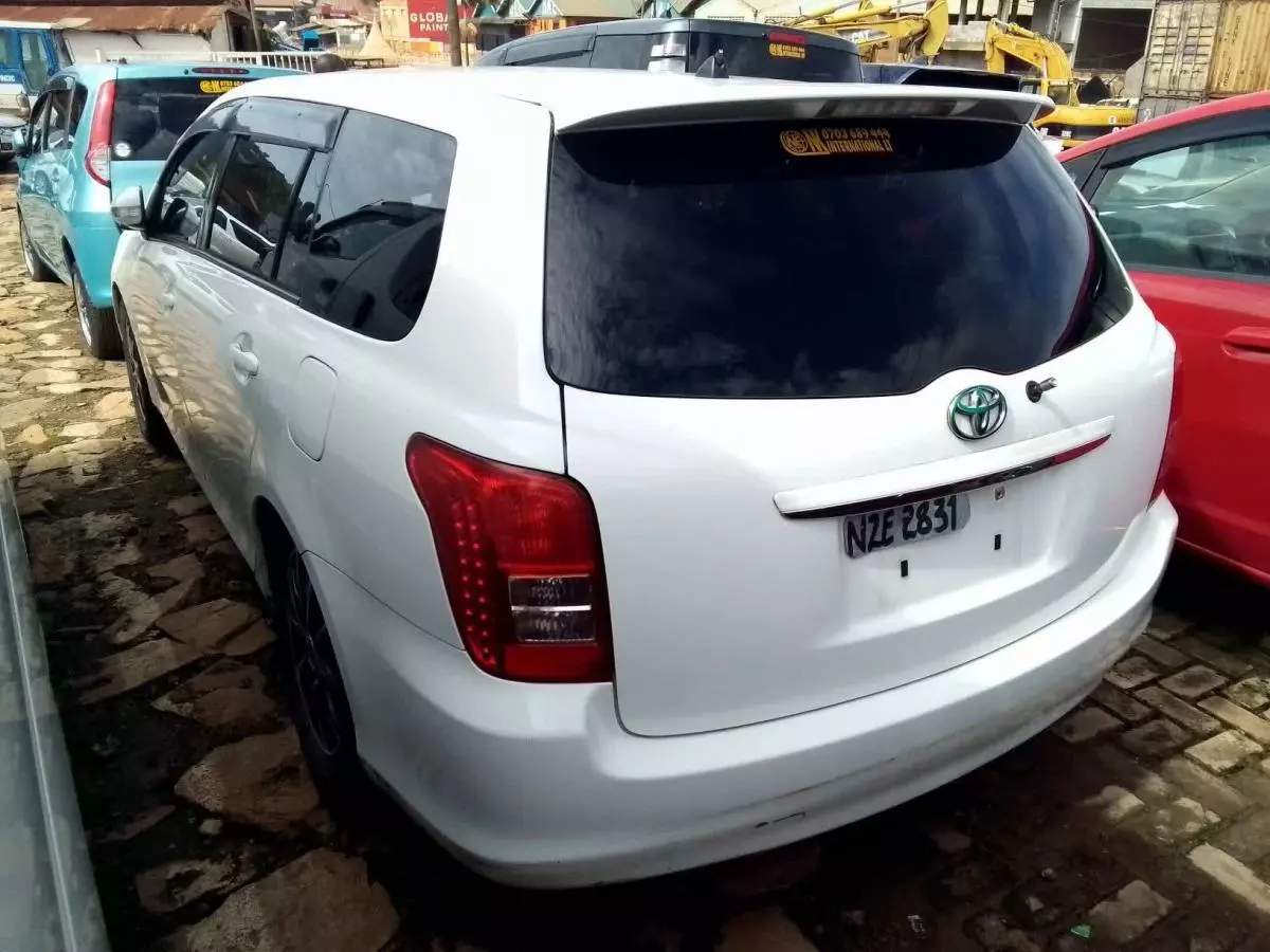 Toyota Fielder  - 2009