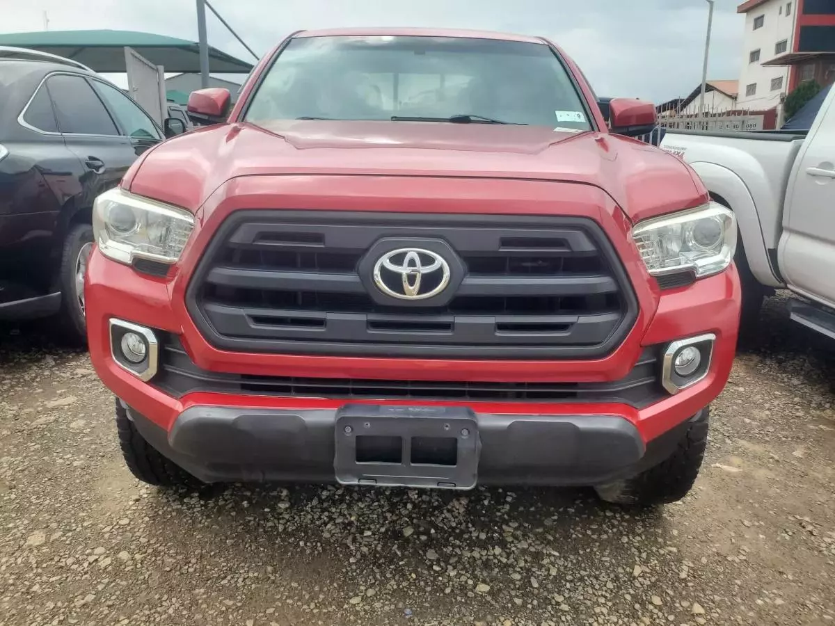 Toyota Tacoma   - 2013