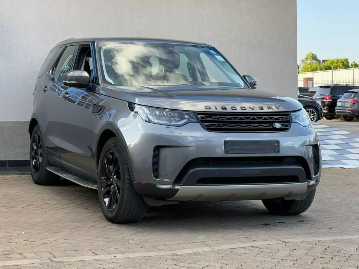 Land Rover Discovery   - 2017