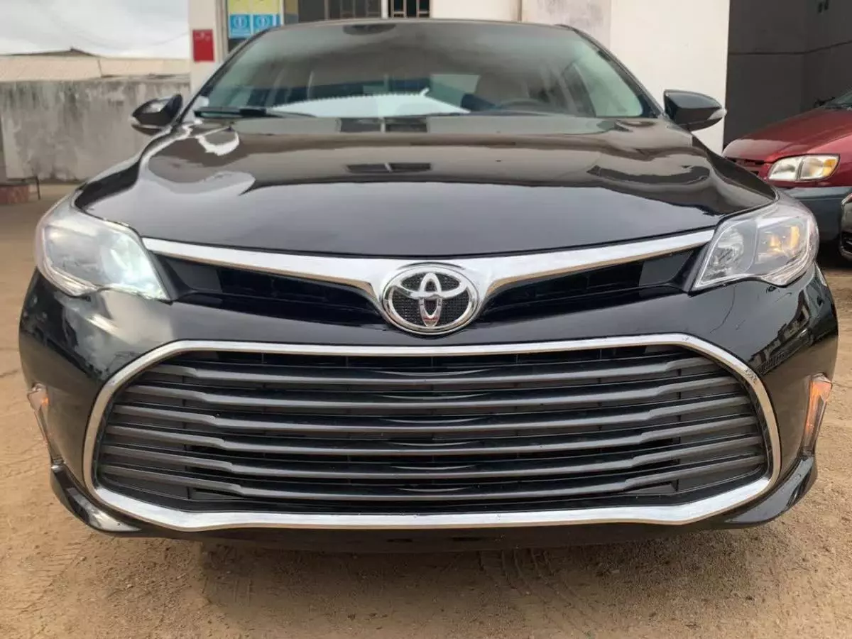 Toyota Avalon   - 2015