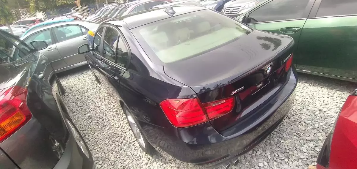 BMW 328i - 2013