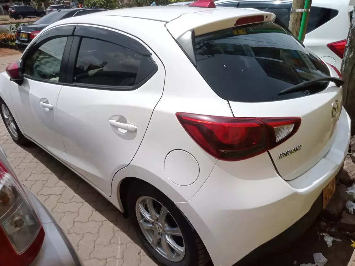 Mazda Demio - 2015