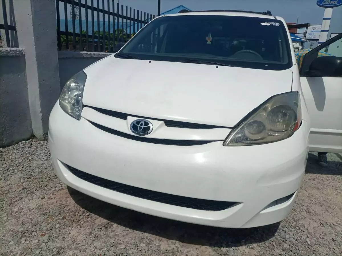Toyota Sienna - 2006