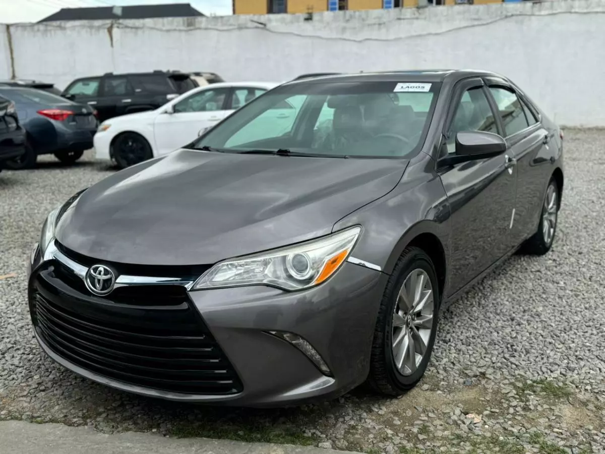 Toyota Camry   - 2017