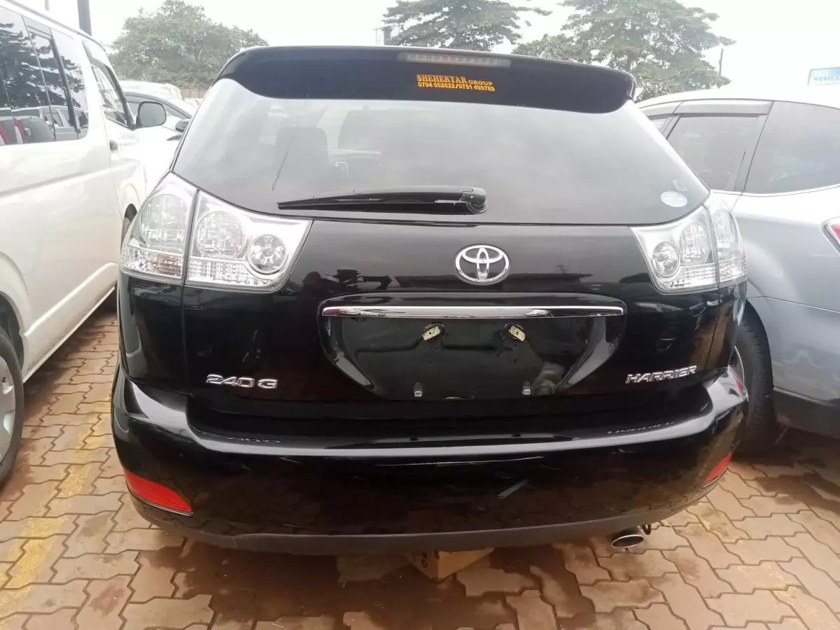 Toyota Harrier   - 2011