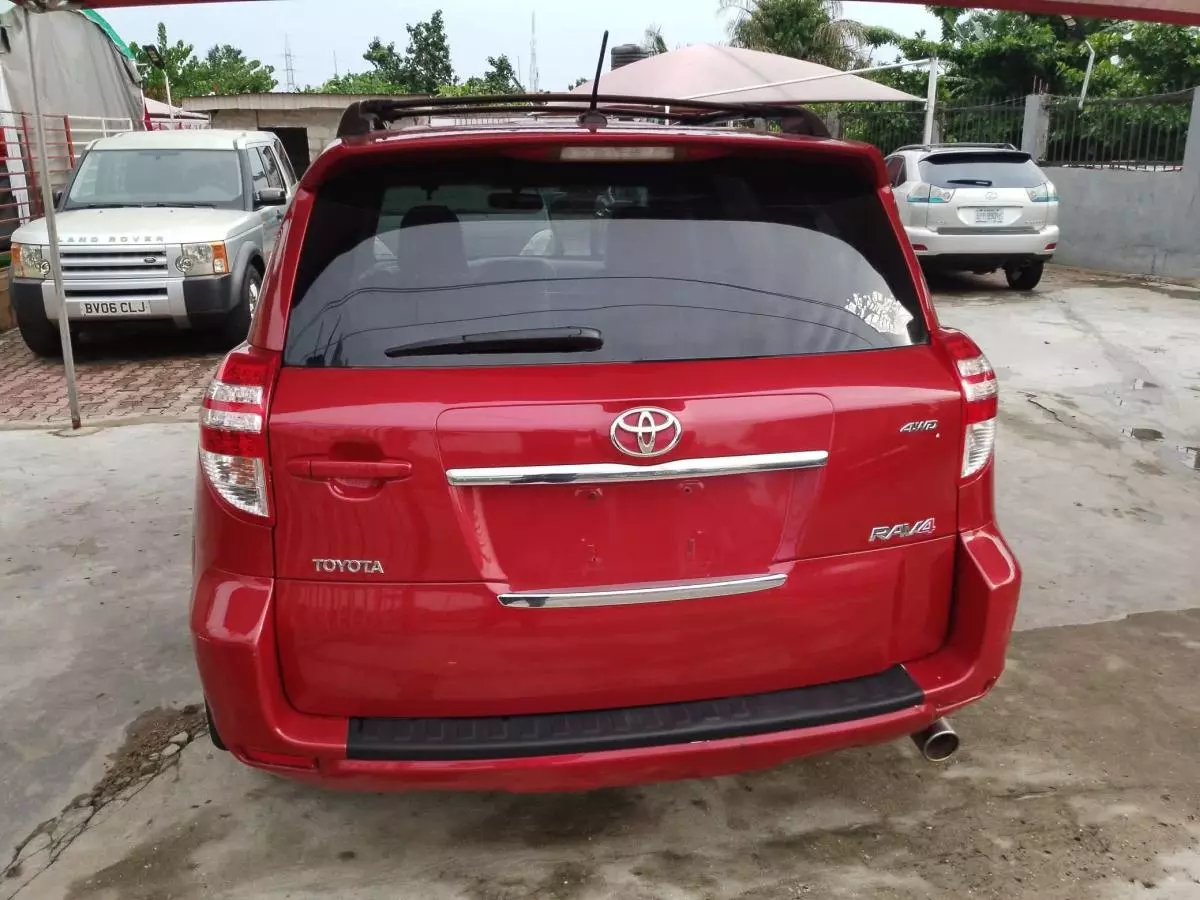 Toyota RAV 4   - 2010