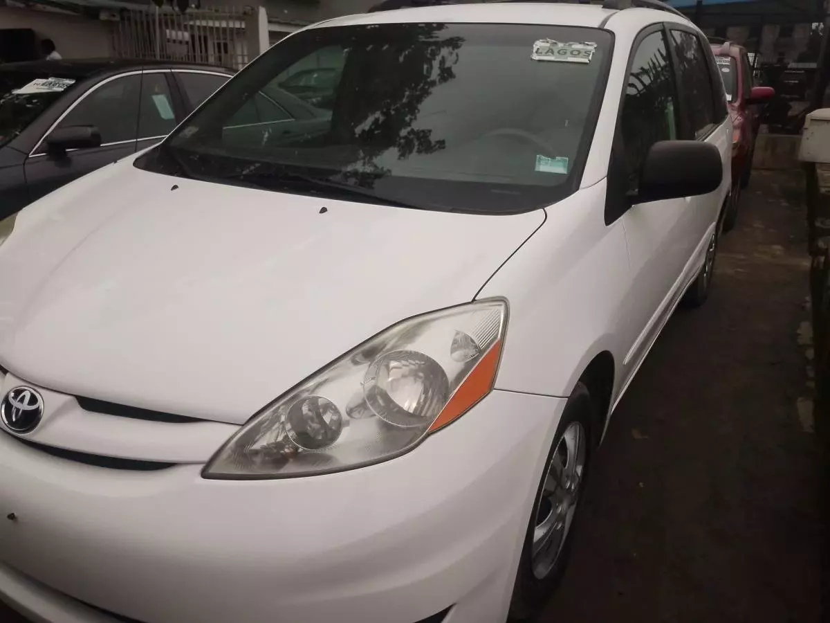 Toyota Sienna   - 2008