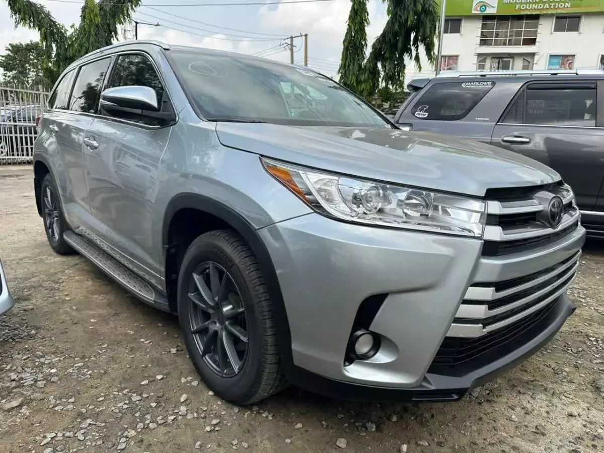 Toyota Highlander   - 2016