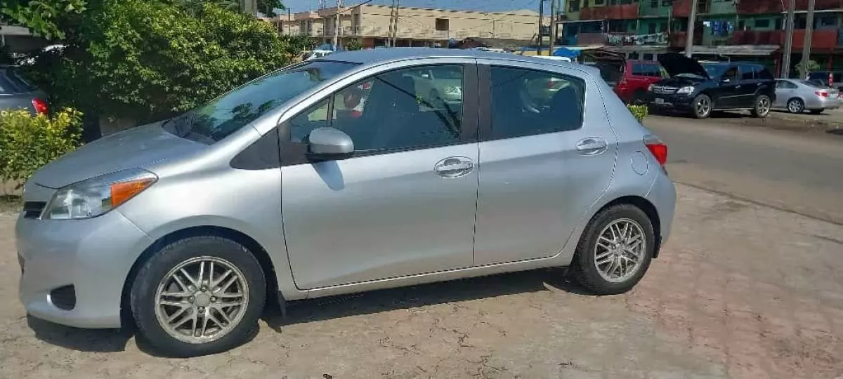 Toyota Yaris   - 2013