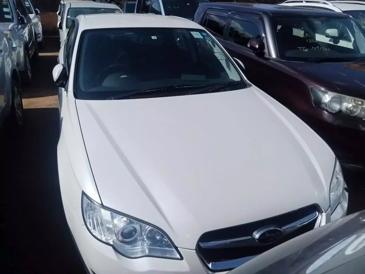 Subaru Legacy   - 2009