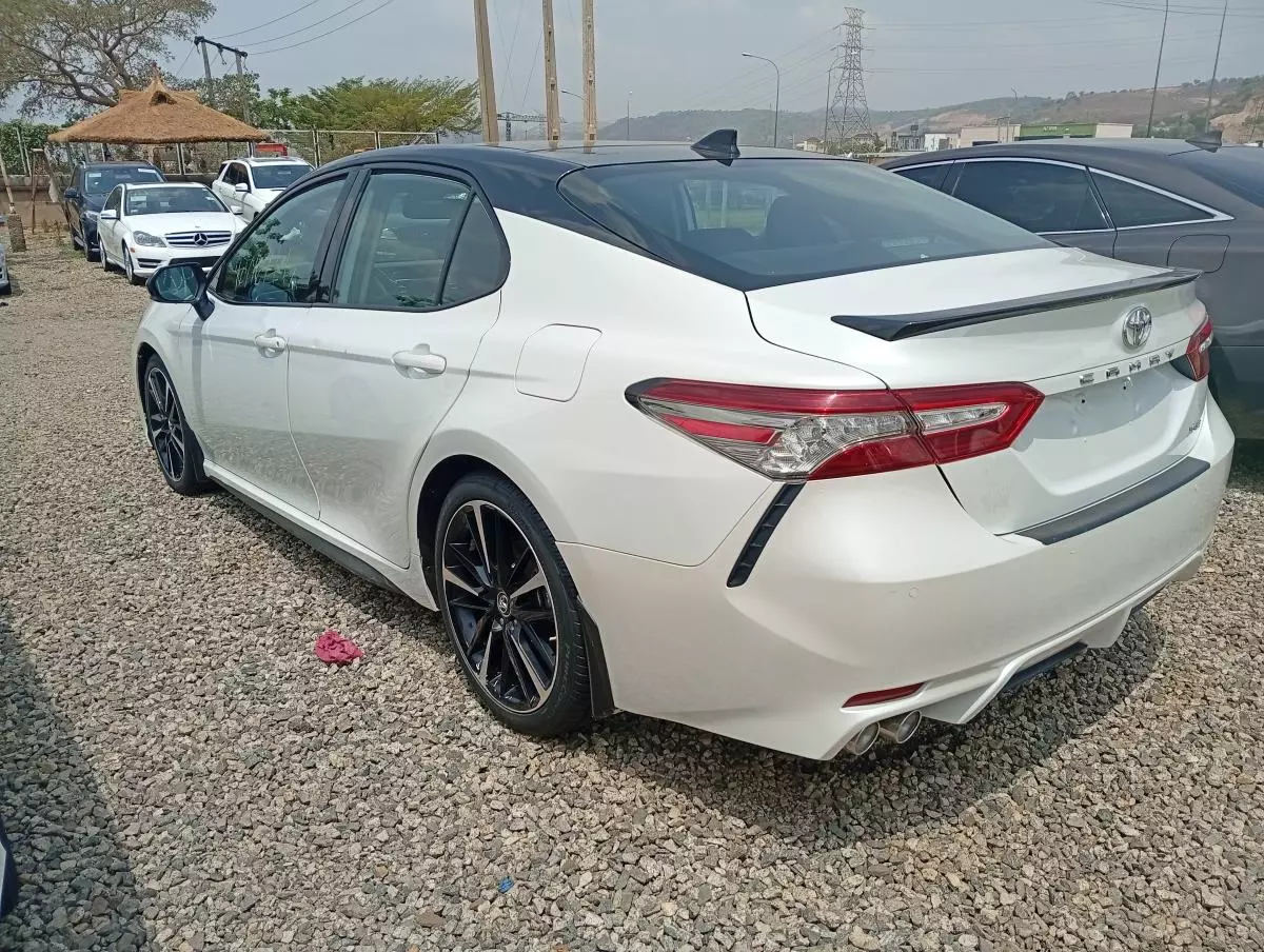 Toyota Camry   - 2019