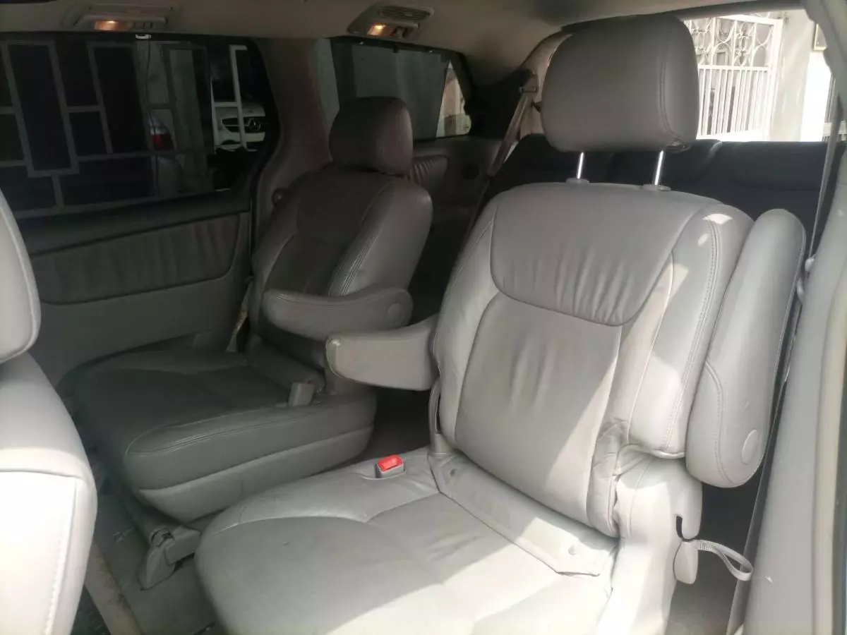 Toyota Sienna - 2005