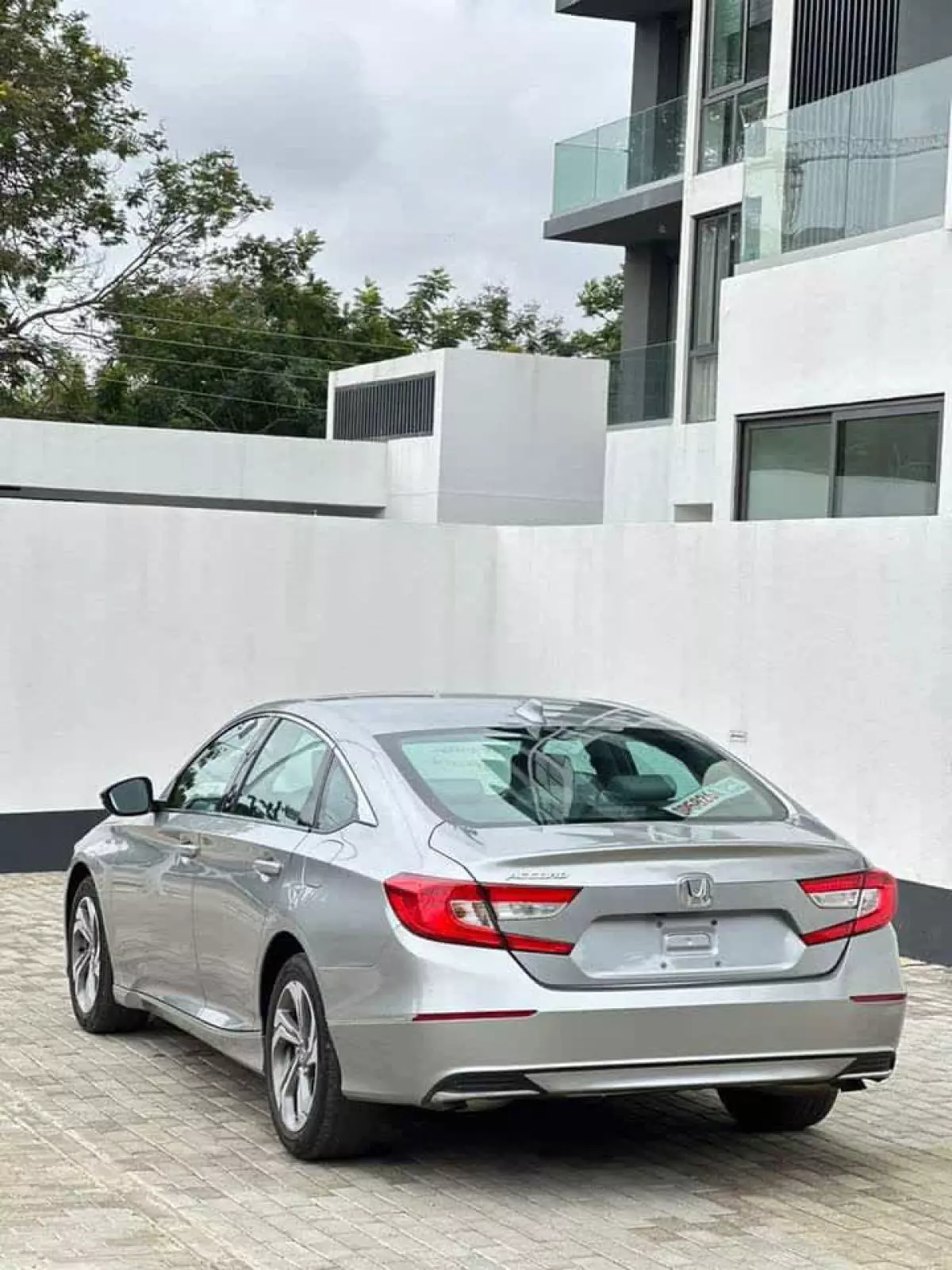 Honda Accord   - 2019