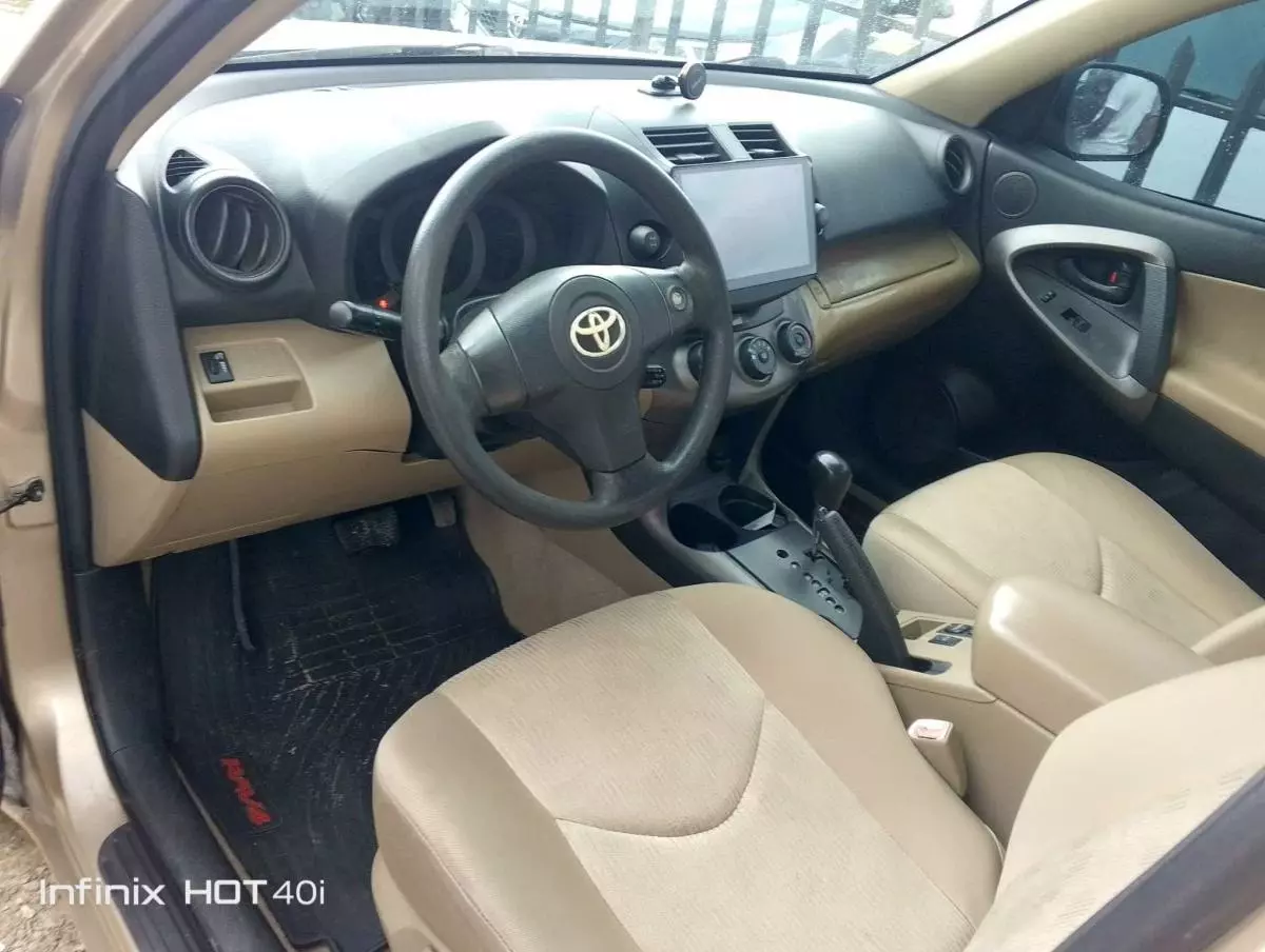 Toyota RAV 4   - 2009