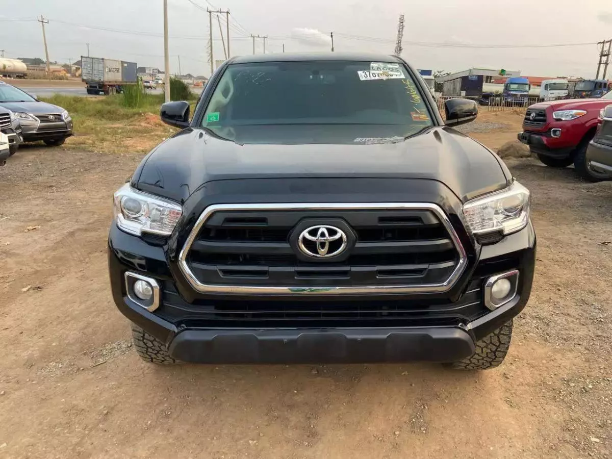 Toyota Tacoma   - 2016