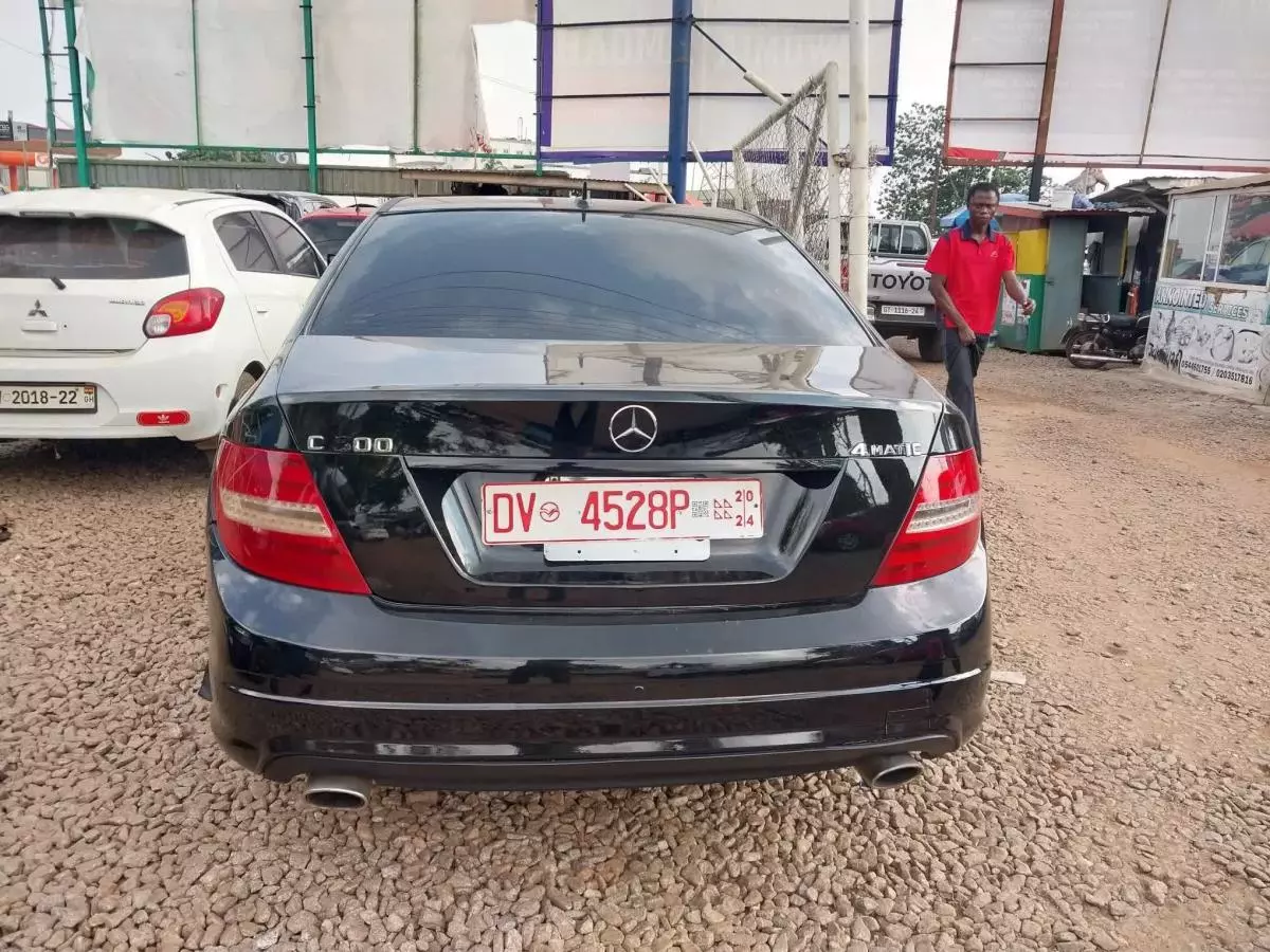 Mercedes-Benz C 300   - 2011