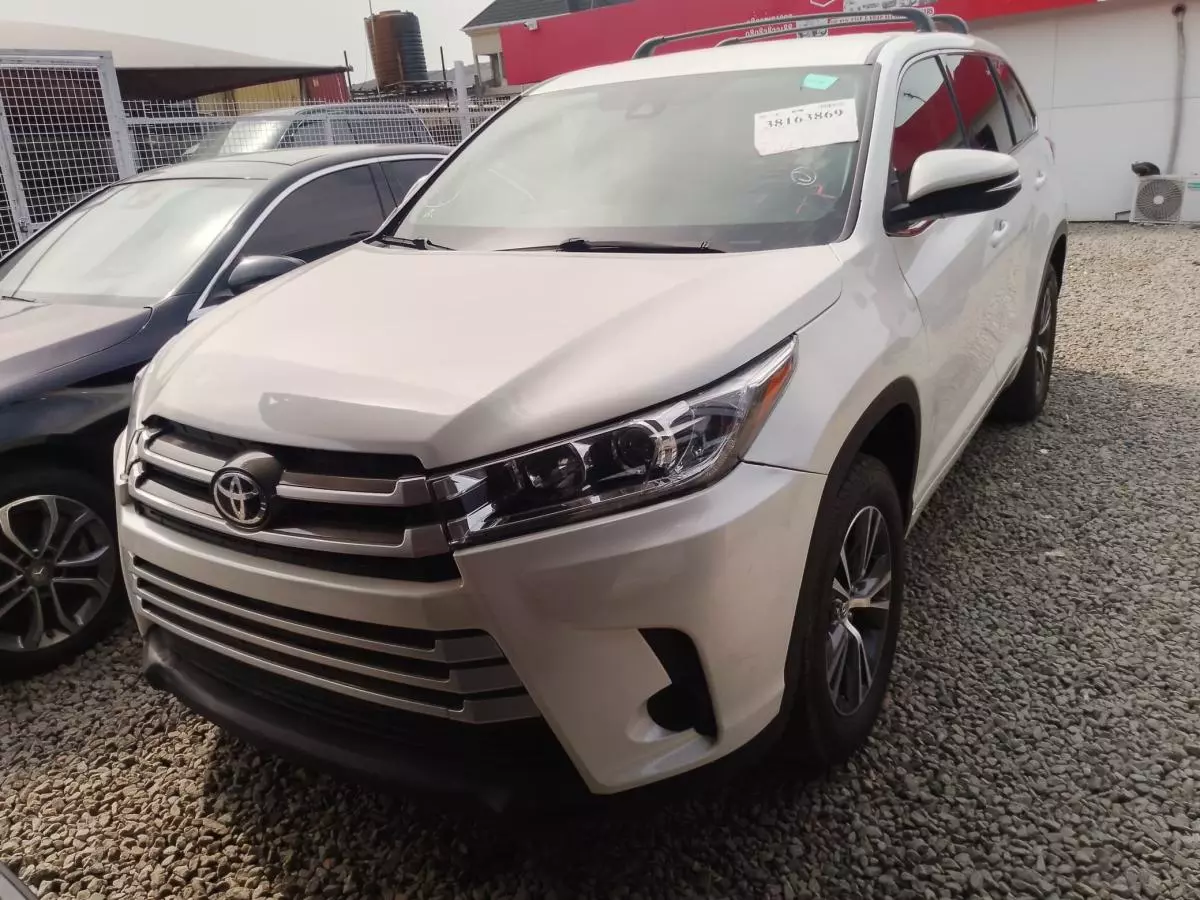 Toyota Highlander   - 2017