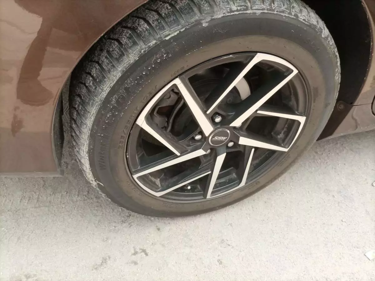 Toyota Camry - 2017