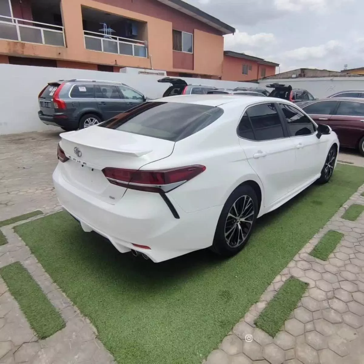 Toyota Camry   - 2018