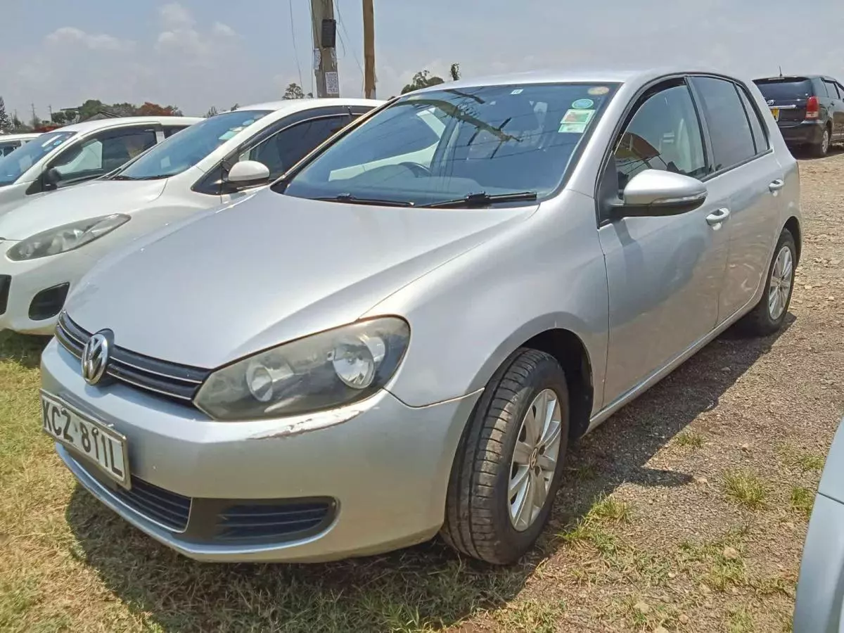 Volkswagen Golf   - 2013