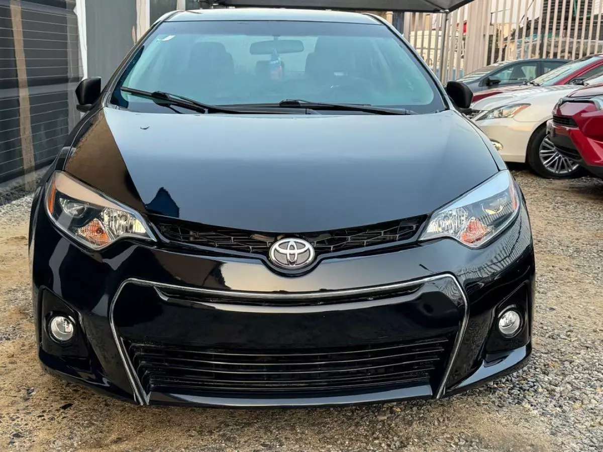 Toyota Corolla   - 2014