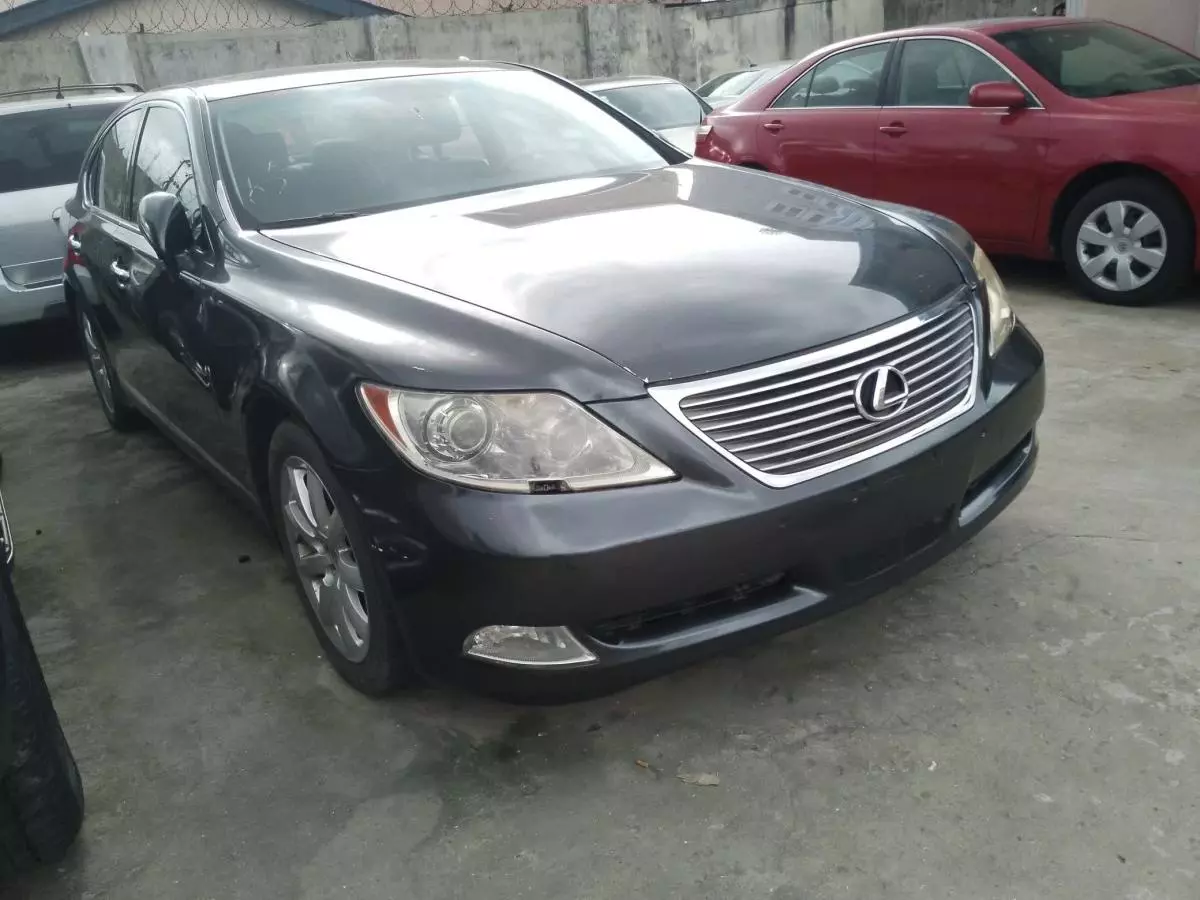 Lexus LS 460   - 2007