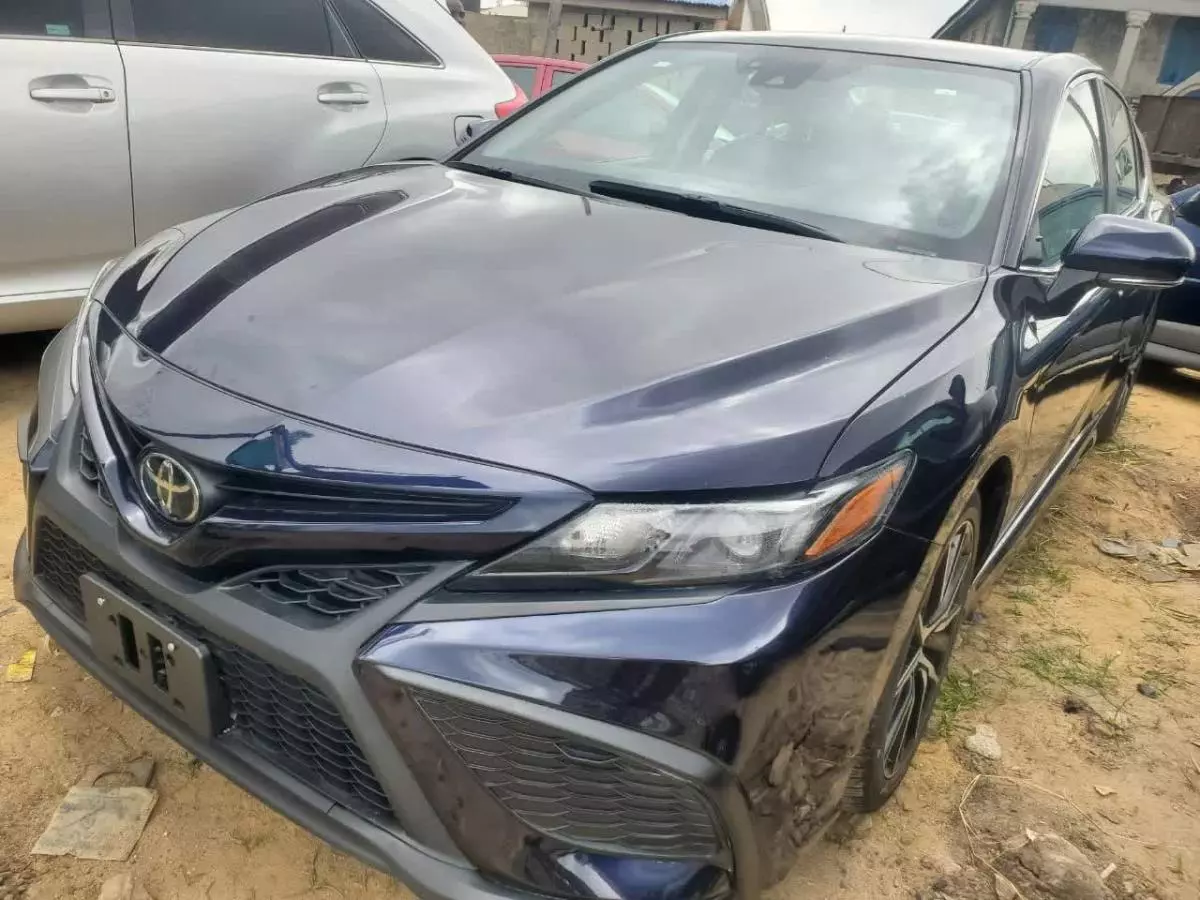 Toyota Camry   - 2022