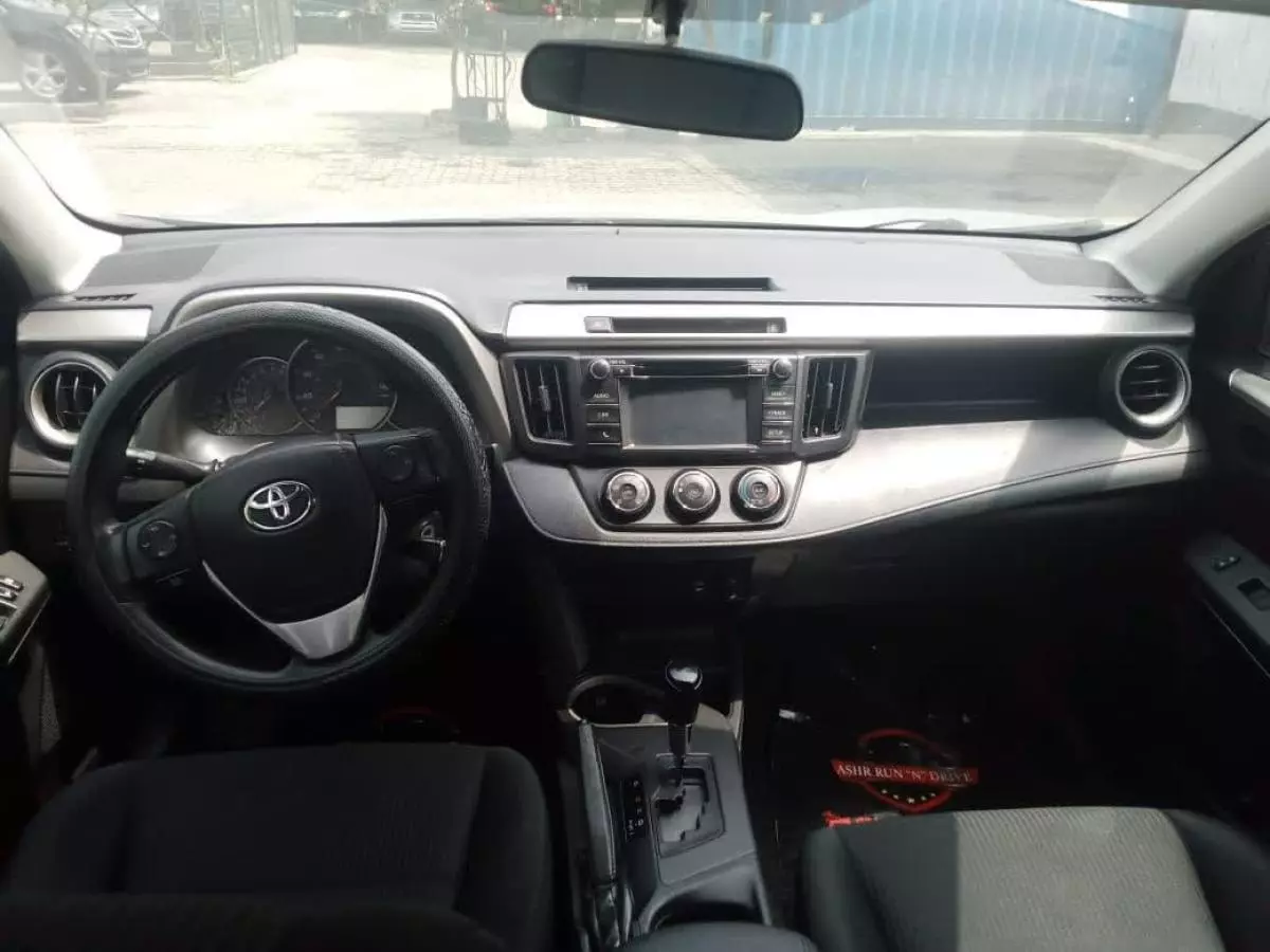 Toyota RAV 4   - 2016