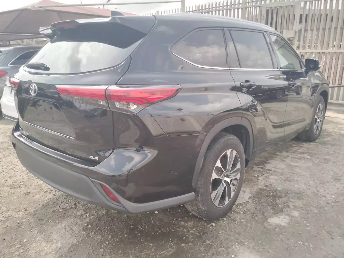 Toyota Grand Highlander   - 2020