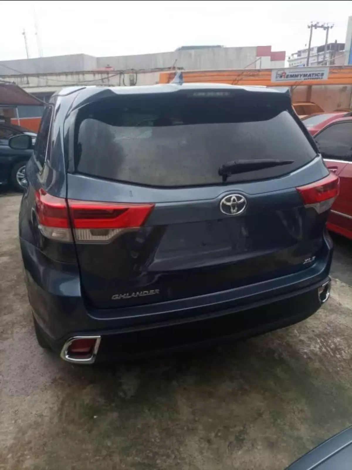 Toyota Highlander   - 2016