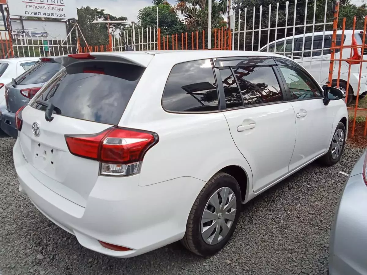 Toyota Fielder    - 2017