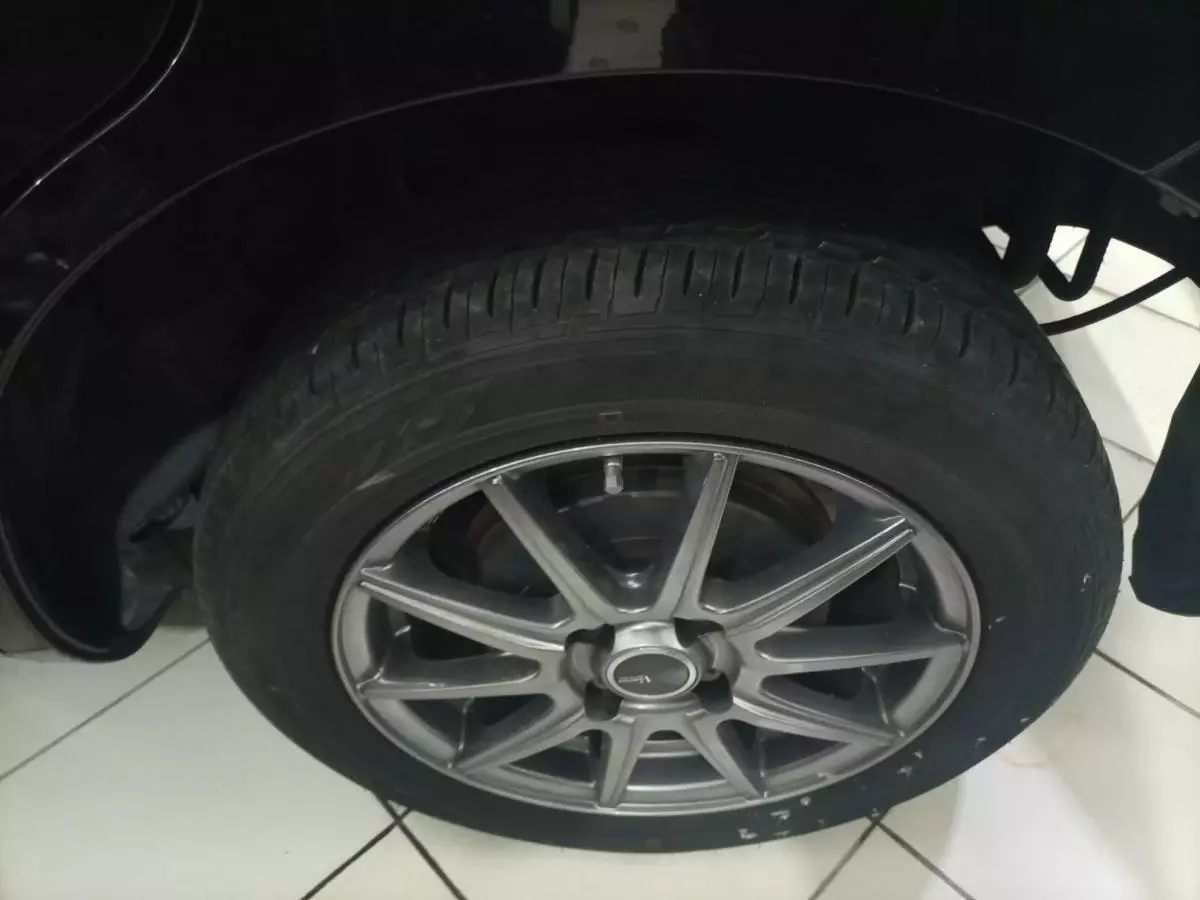 Toyota Sienta - 2015