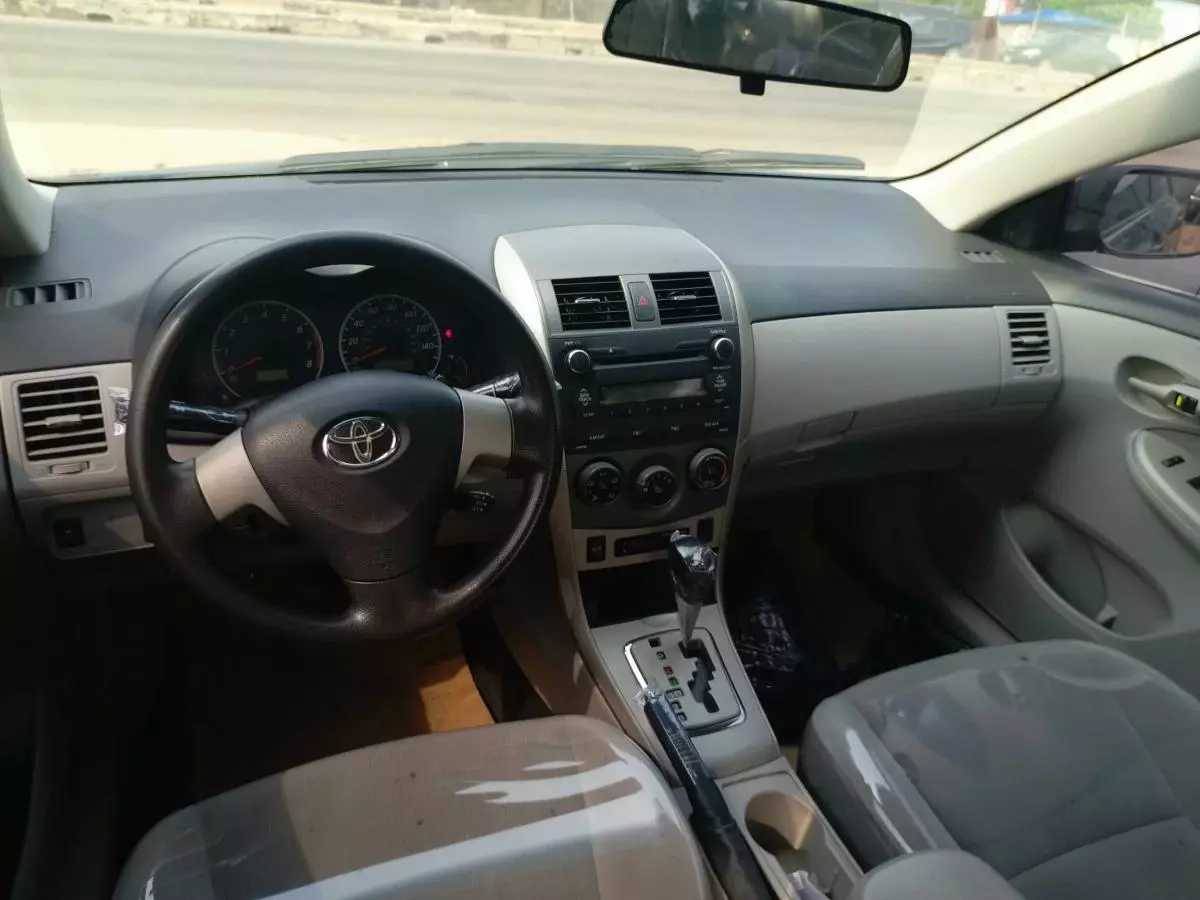 Toyota Corolla   - 2011