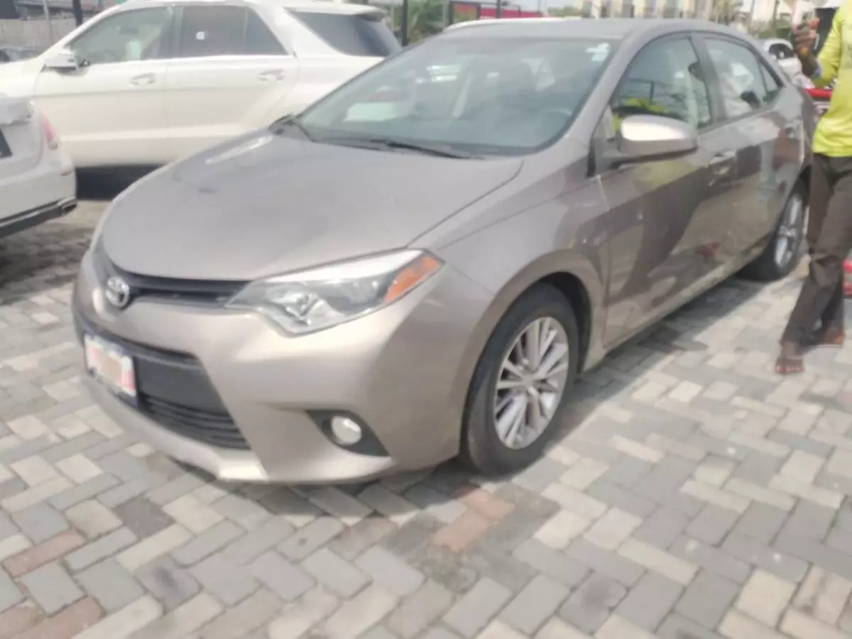 Toyota Corolla   - 2014