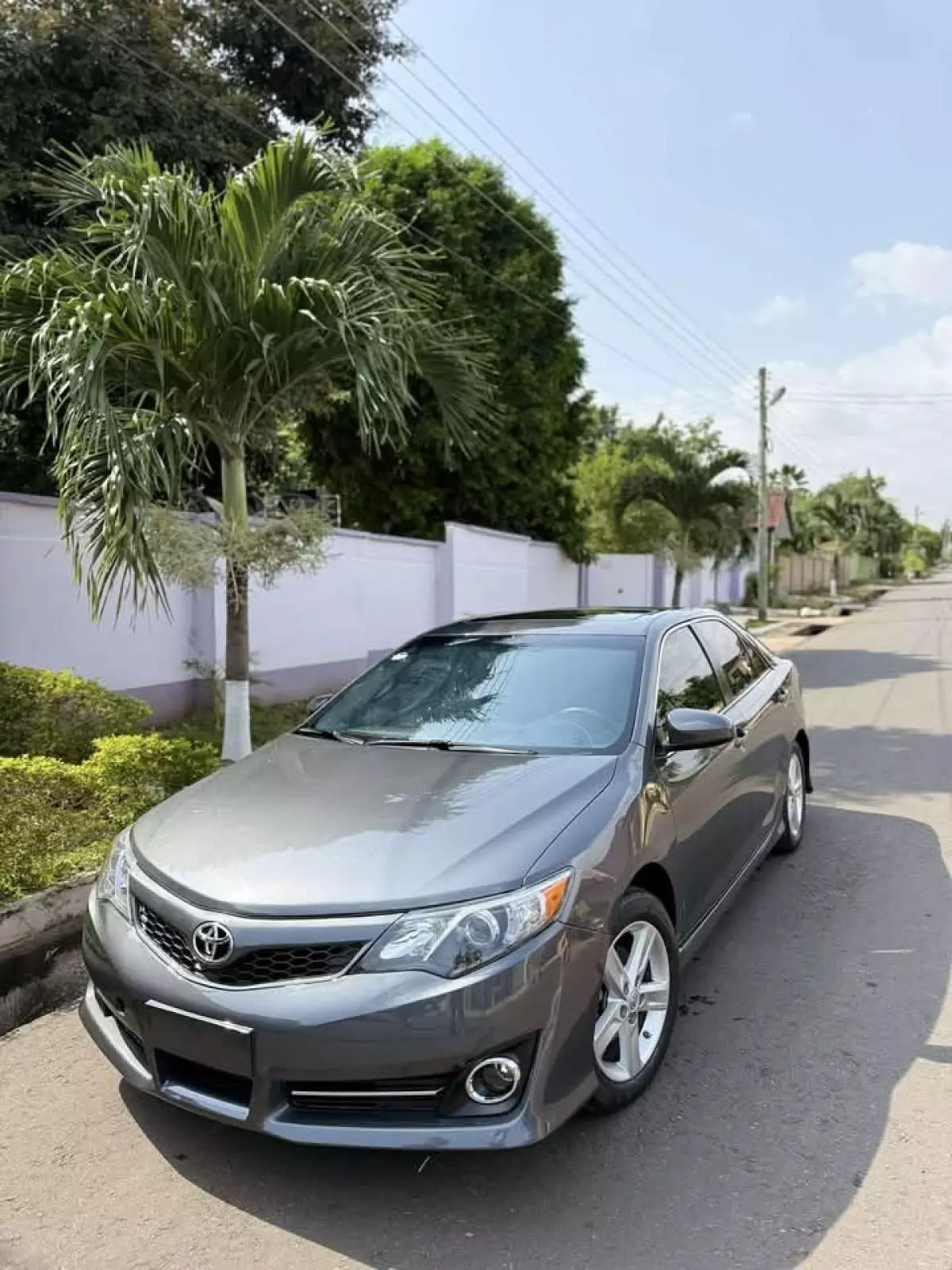 Toyota Camry   - 2014