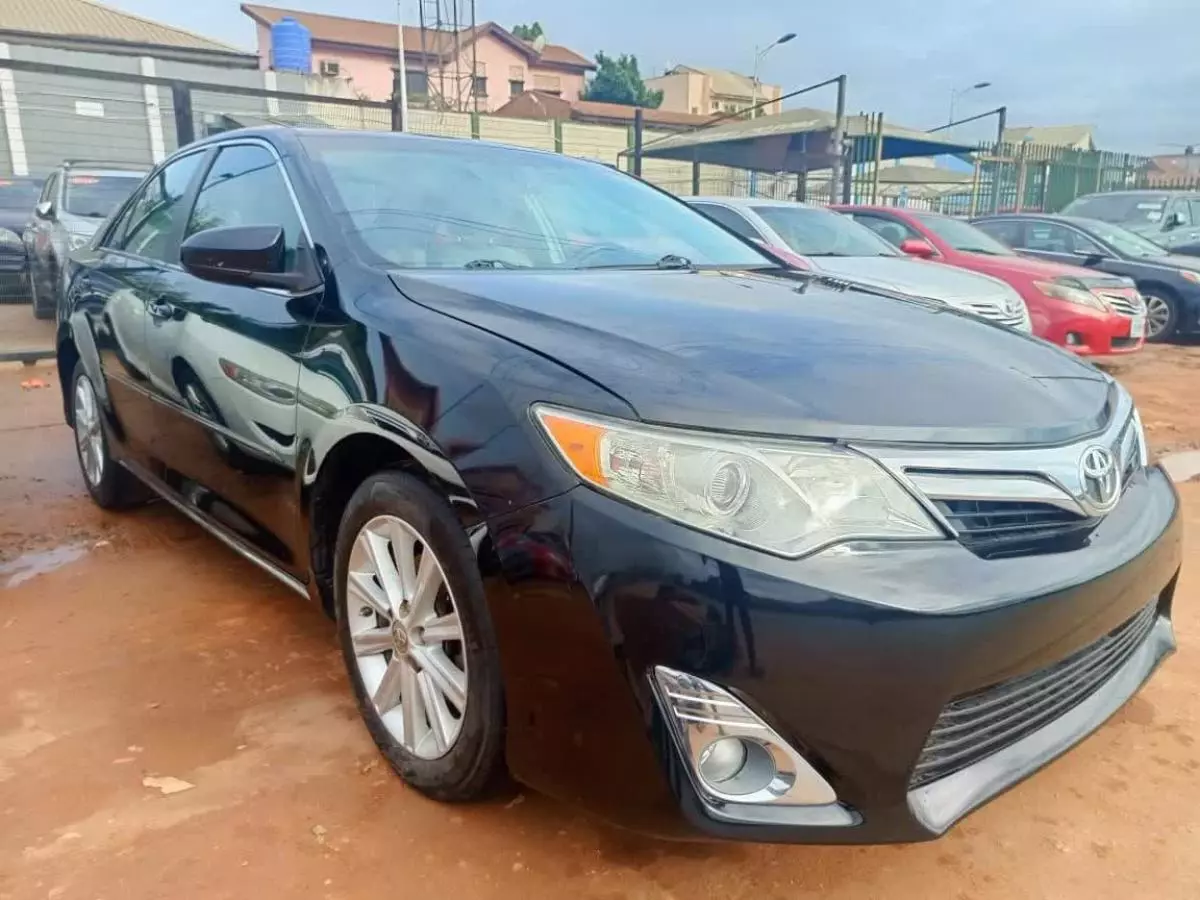 Toyota Camry   - 2012